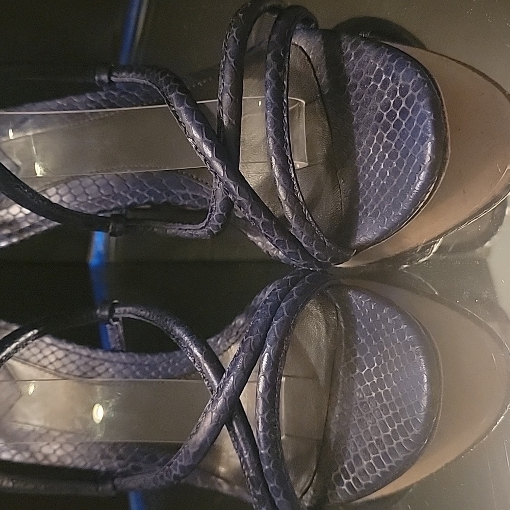 BRIAN ATWOOD dk.blue leather and black suede sandals sz 7, 3 heels